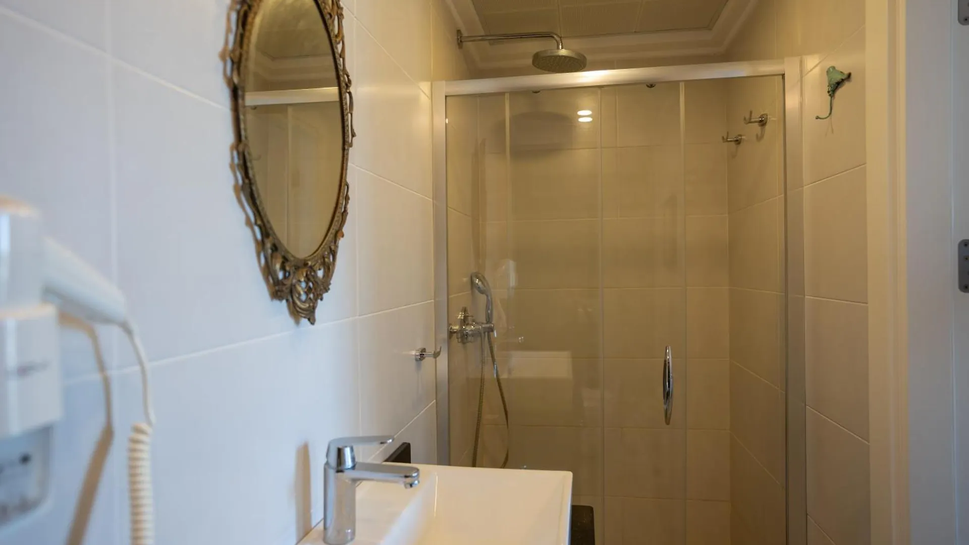 Eritrina Alaçatı Otel